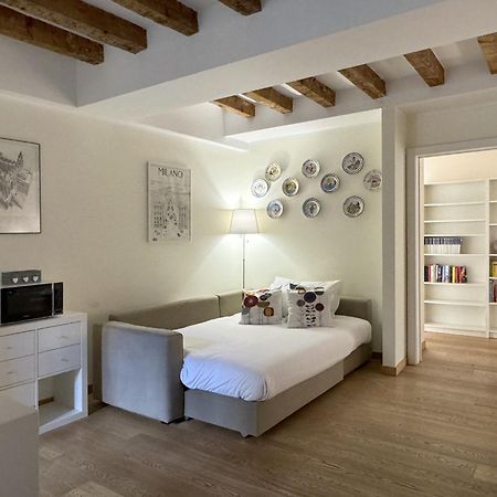 Joivy Cosy Ticinese Retreat 1-Bed Flat Near The Duomo Lejlighed Milano Eksteriør billede